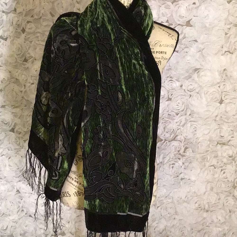 Fashion Scarf Burnout Velvet Green & Black Floral Details Scarf with Fringe - Picture 4 of 15